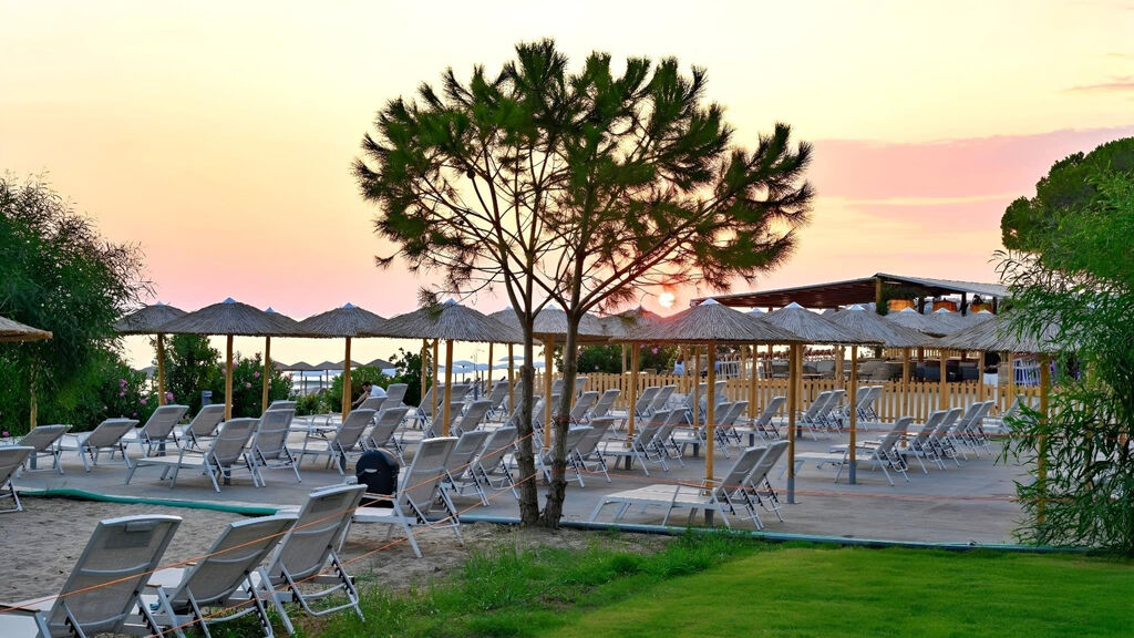 Ninos Grand Beach
