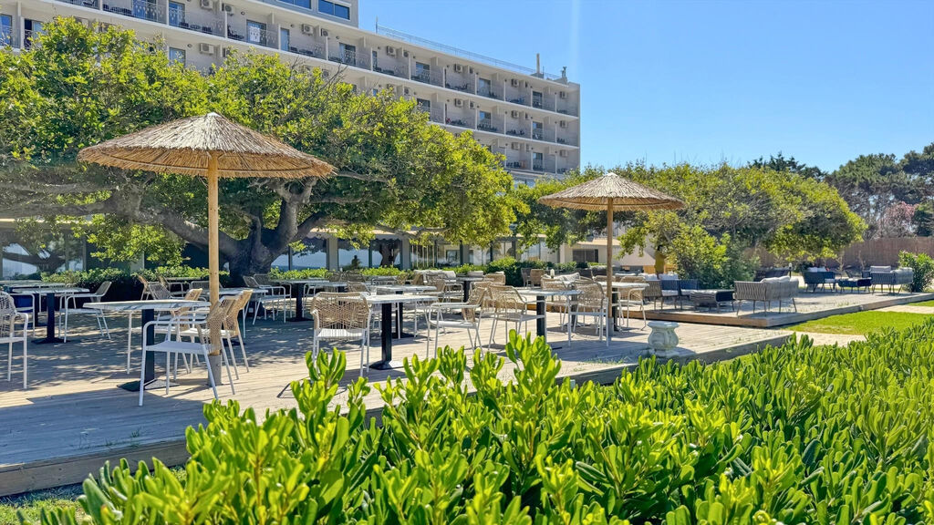 Ninos Grand Beach