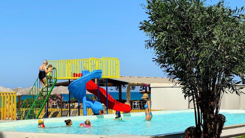 Ninos Grand Beach