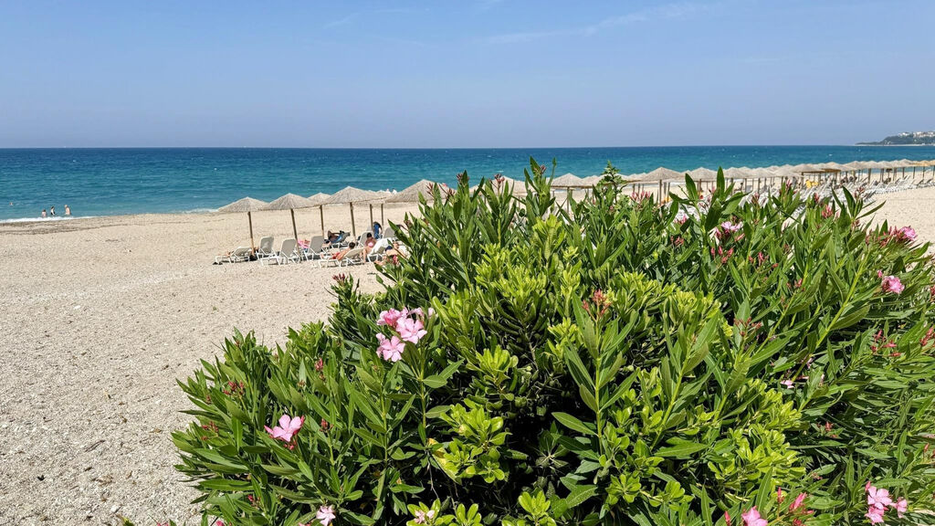 Ninos Grand Beach