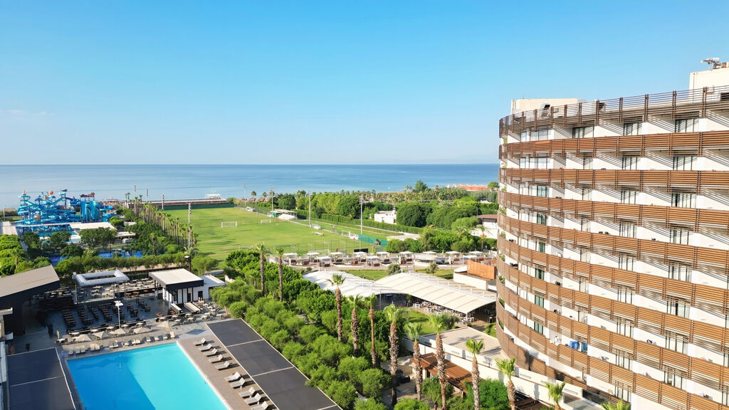 Nirvana Cosmopolitan