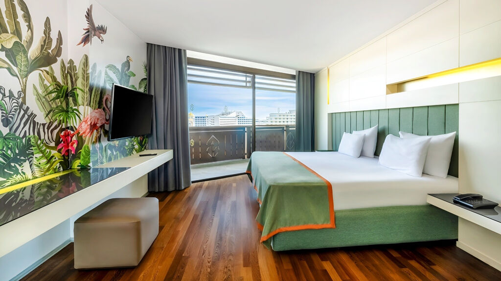 Nirvana Cosmopolitan