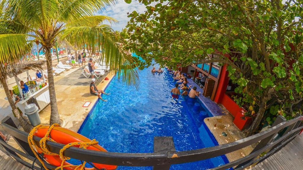 Oasis Cancun Lite