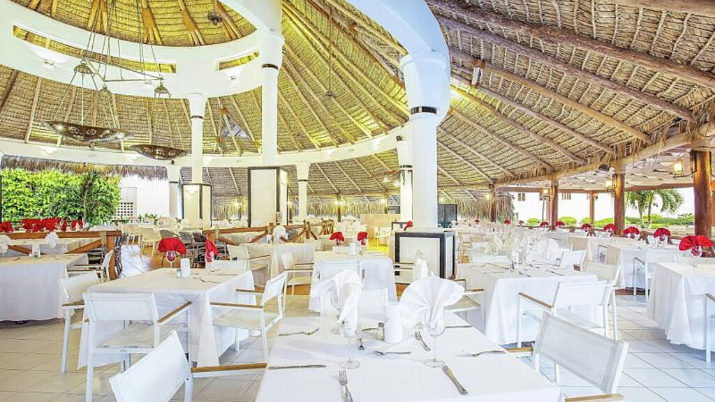 Oasis Canoa Beach Resort