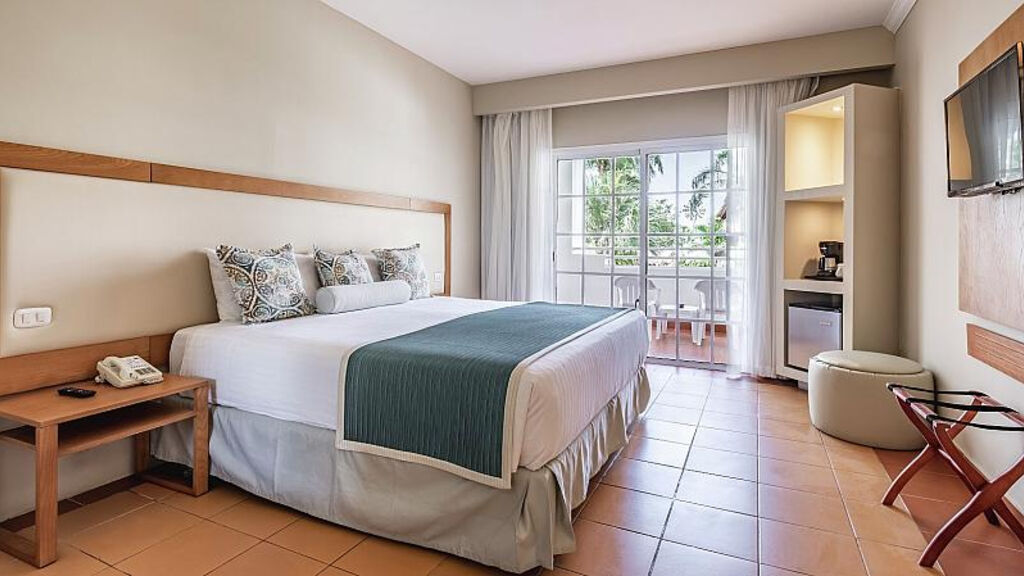 Oasis Canoa Beach Resort