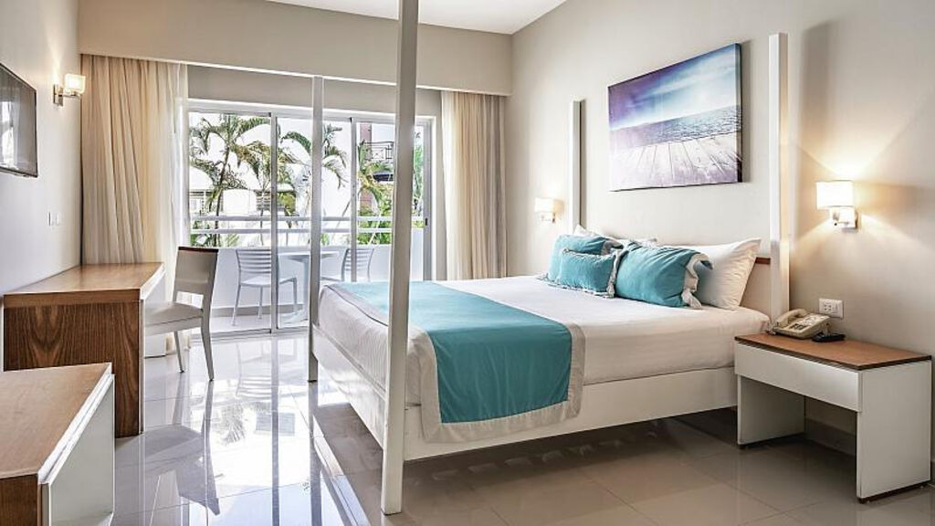 Oasis Canoa Beach Resort