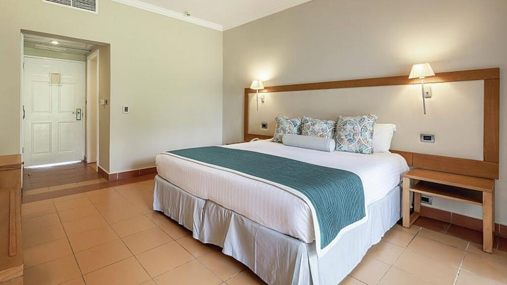 Oasis Canoa Beach Resort
