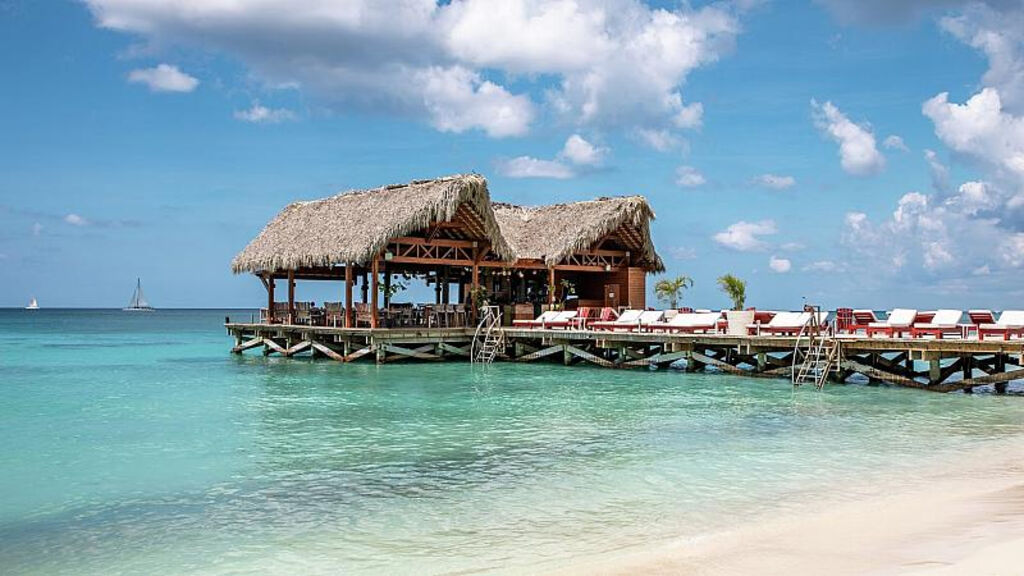 Oasis Canoa Beach Resort