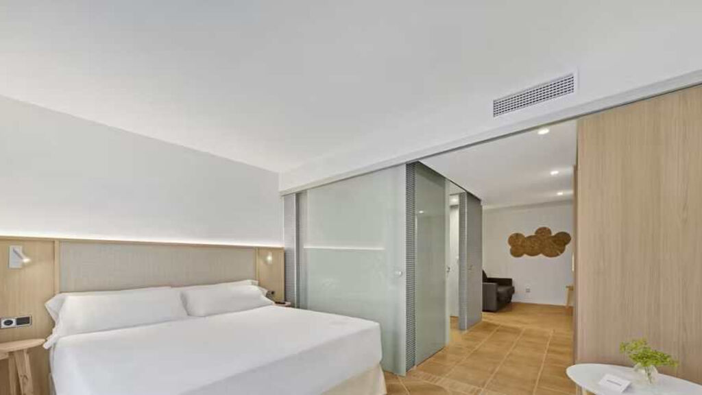 Occidental Cala Vinas