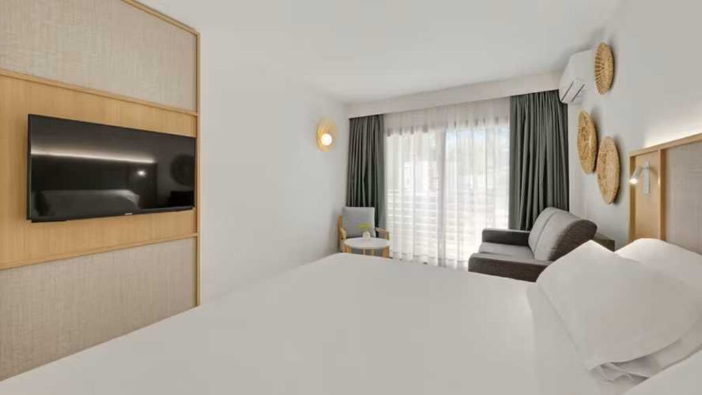 Occidental Cala Vinas