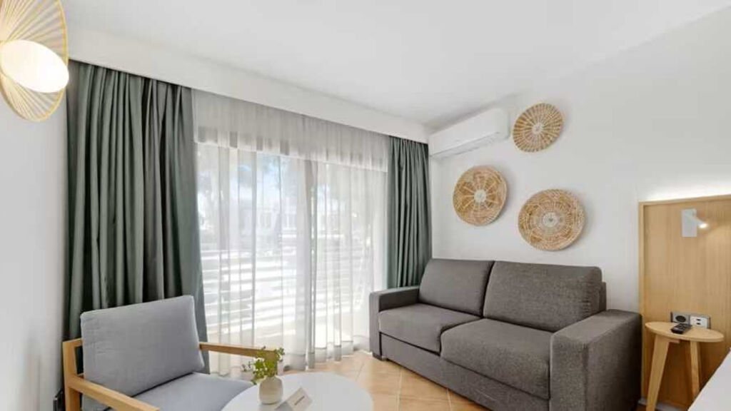 Occidental Cala Vinas