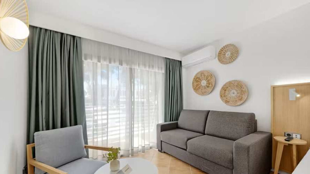 Occidental Cala Vinas