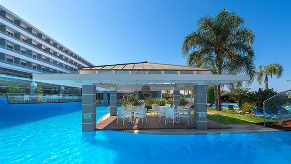 Oceanis Beach