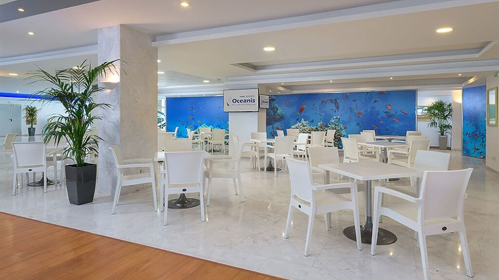 Oceanis Beach