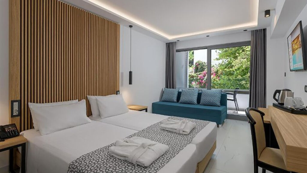 Oceanis Beach