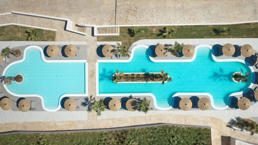 Oros Luxury Beach Resort