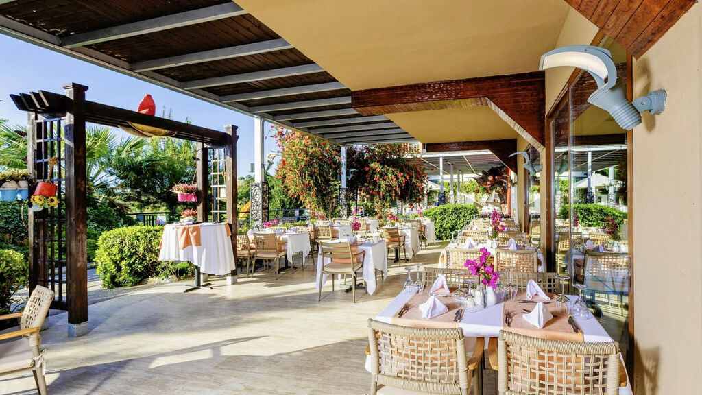 Otium Sealight Beach Resort