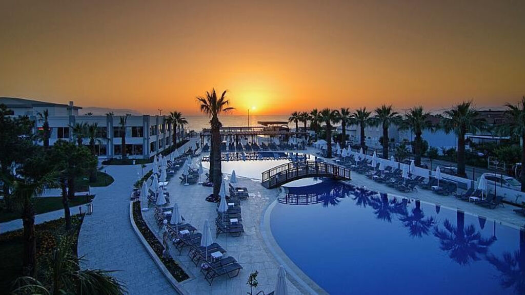 Palm Wings Beach Resort & Spa Kusadasi