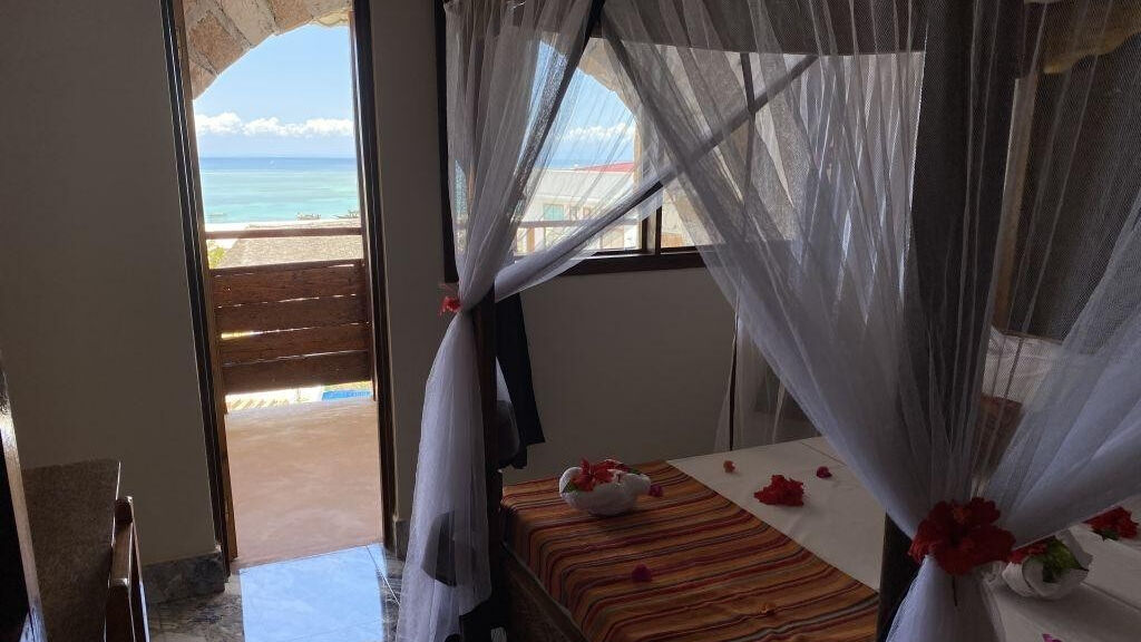 Palumbo Kendwa Beach