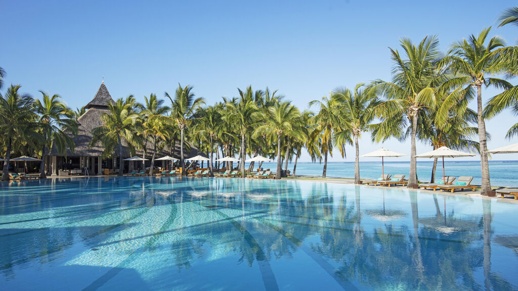 Paradis Beachcomber Golf Resort & Spa