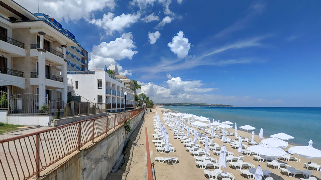 Paraiso Beach
