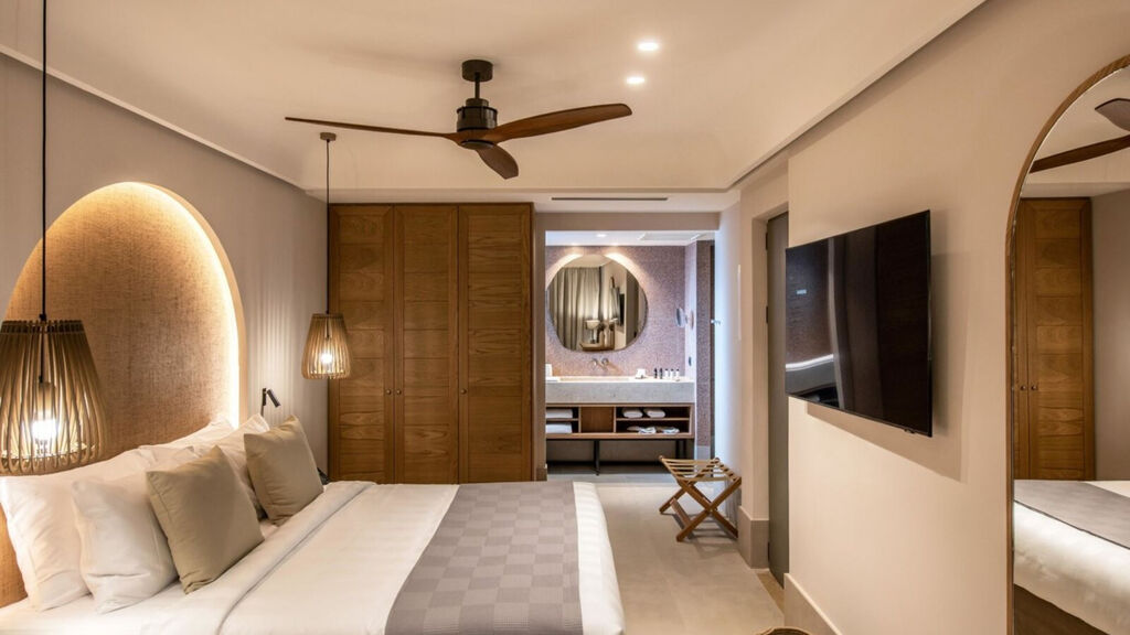 Paralos Venus Suites