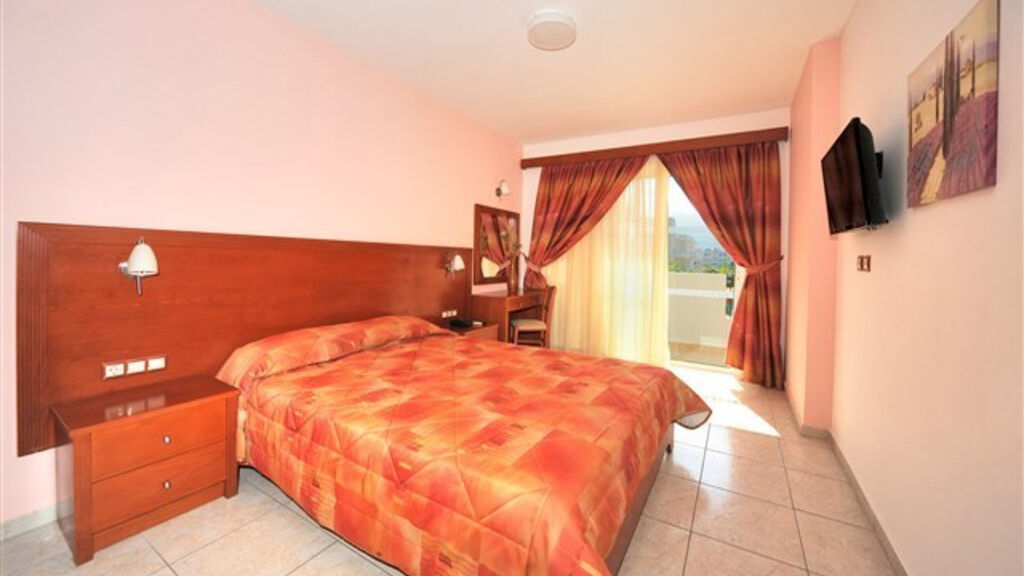 Pelopas Suites