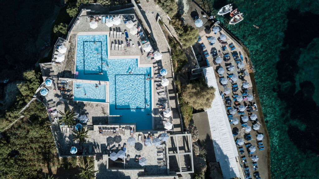 Peninsula Resort & Spa