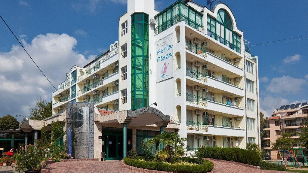 Perla Plaza