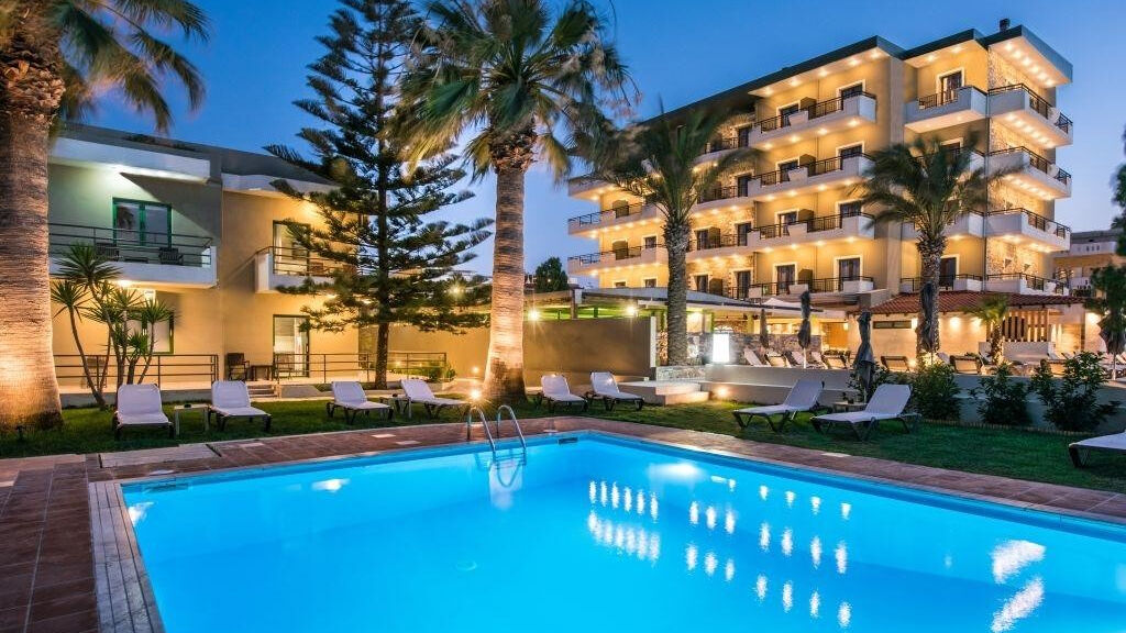 Petousis Hotel & Suites