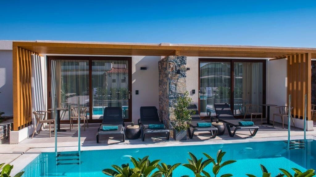 Petousis Hotel & Suites