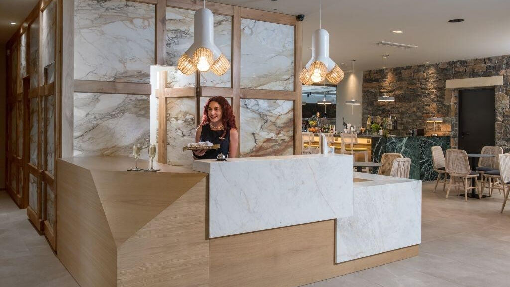 Petousis Hotel & Suites