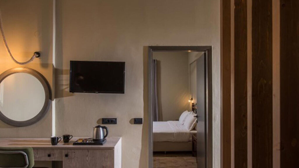 Petousis Hotel & Suites