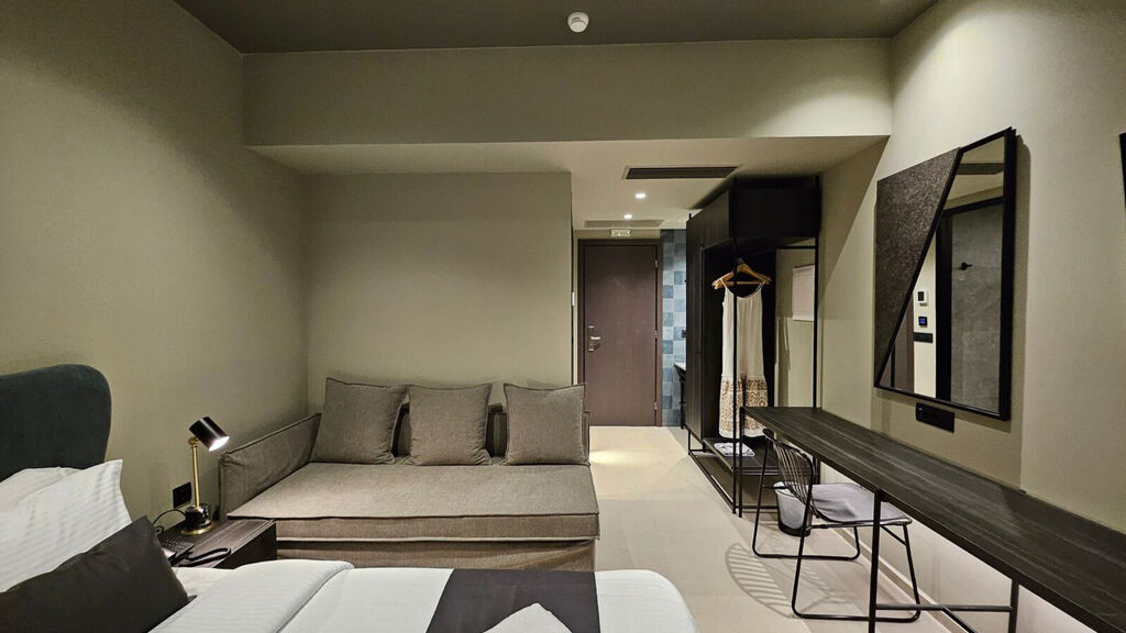 Petousis Hotel & Suites