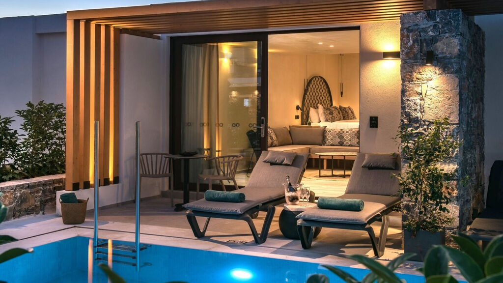 Petousis Hotel & Suites