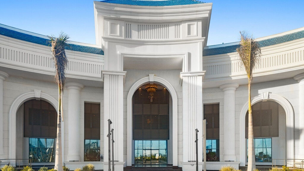 Pickalbatros Crystal Lotus Luxury Palace