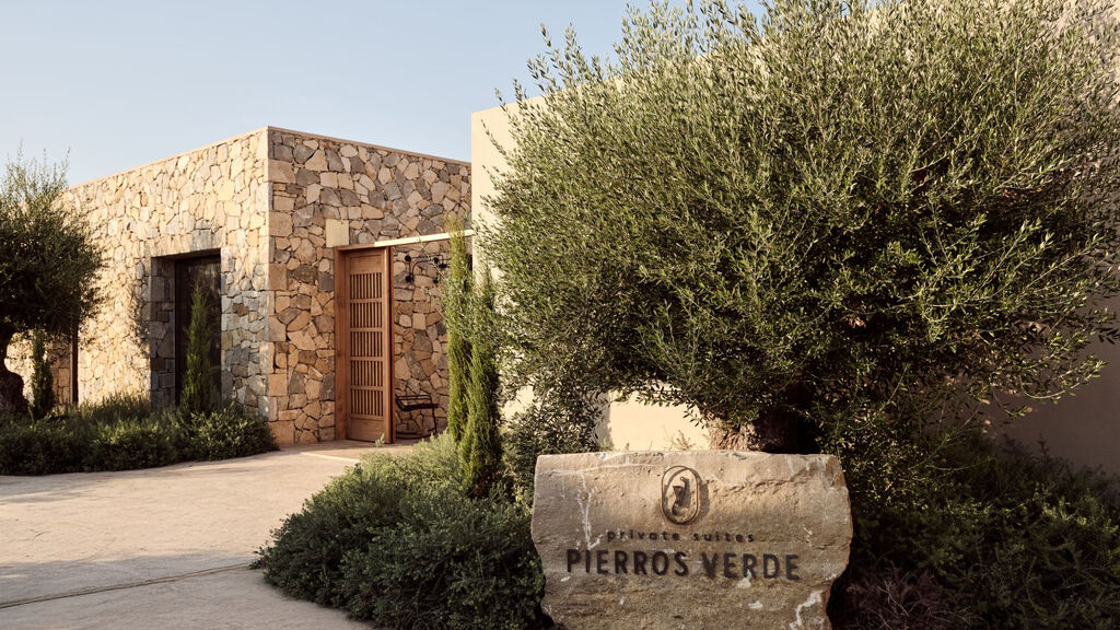 Pierros Verde Private Suites