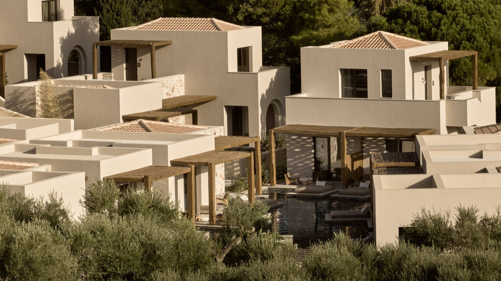 Pierros Verde Private Suites