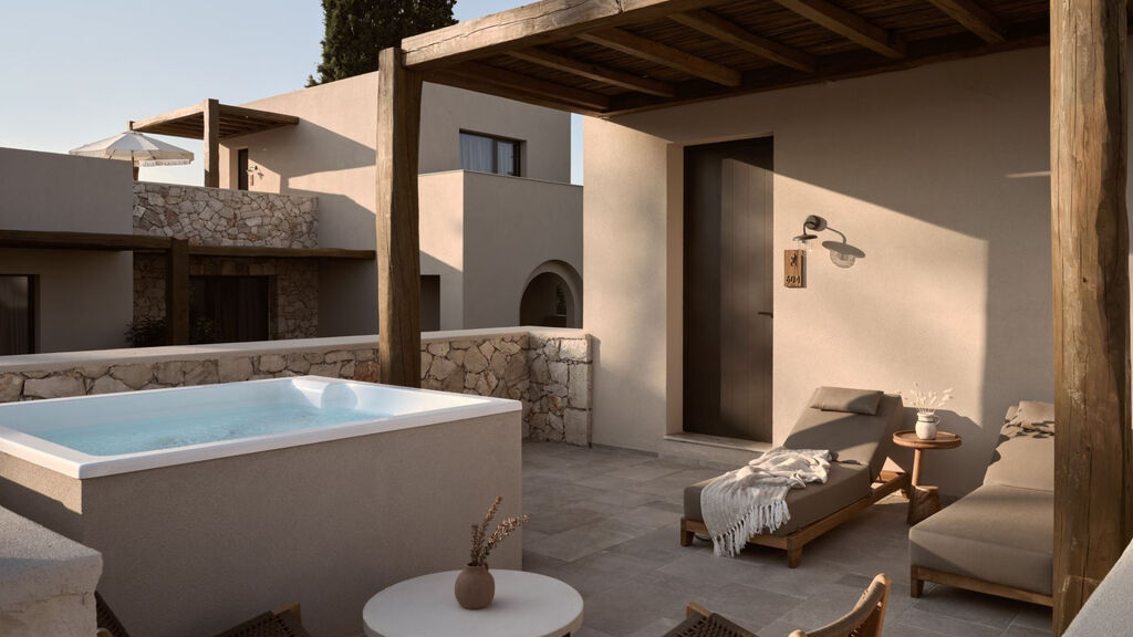 Pierros Verde Private Suites