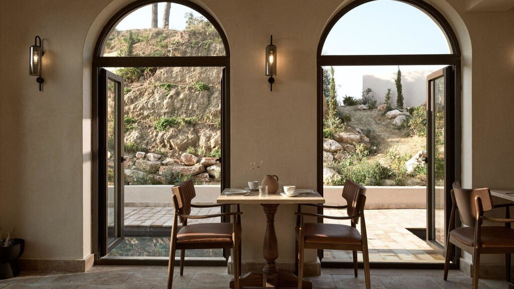 Pierros Verde Private Suites