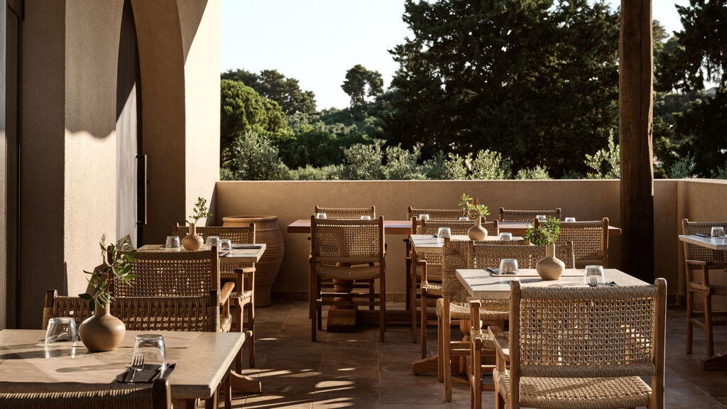 Pierros Verde Private Suites