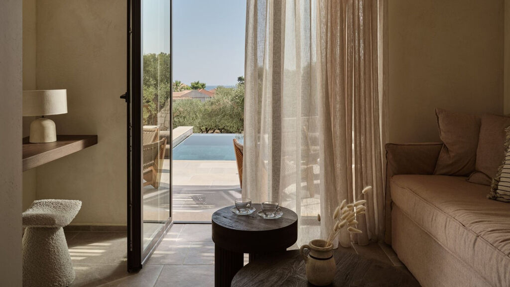 Pierros Verde Private Suites