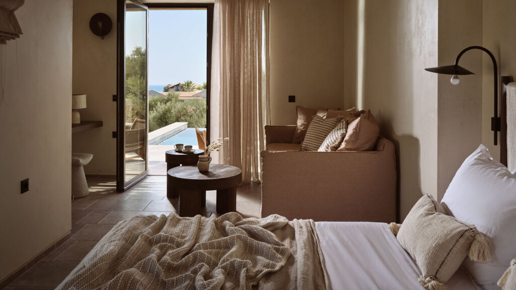 Pierros Verde Private Suites