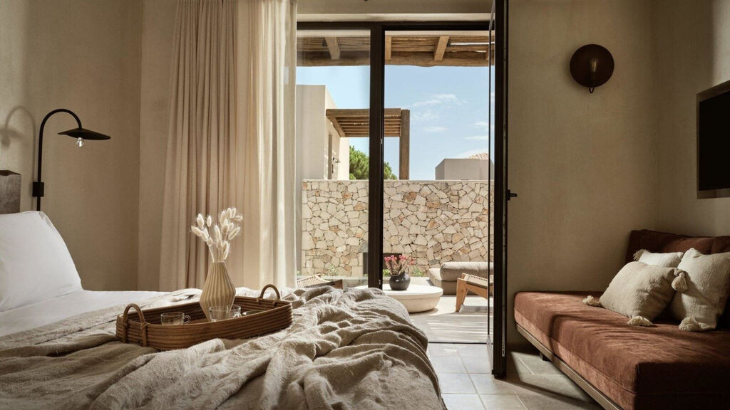 Pierros Verde Private Suites