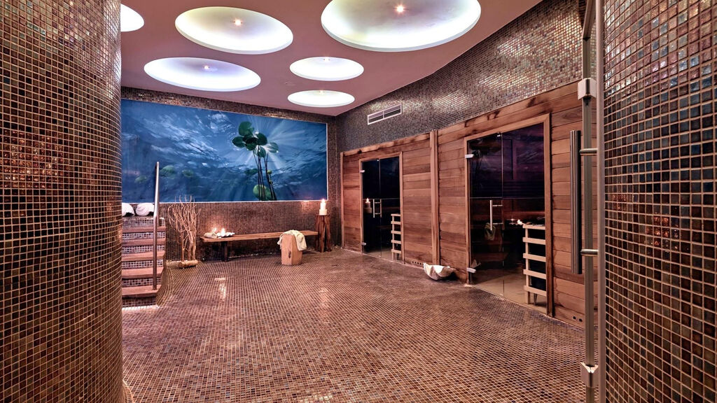 Pilot Beach Resort