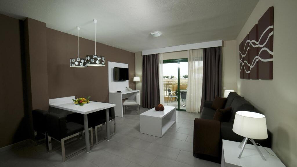 Playa Olid Suites & Apartmány