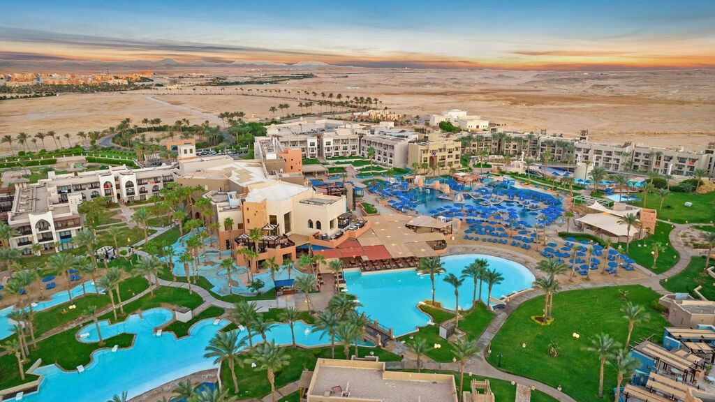 PickAlbatros Oasis Port Ghalib