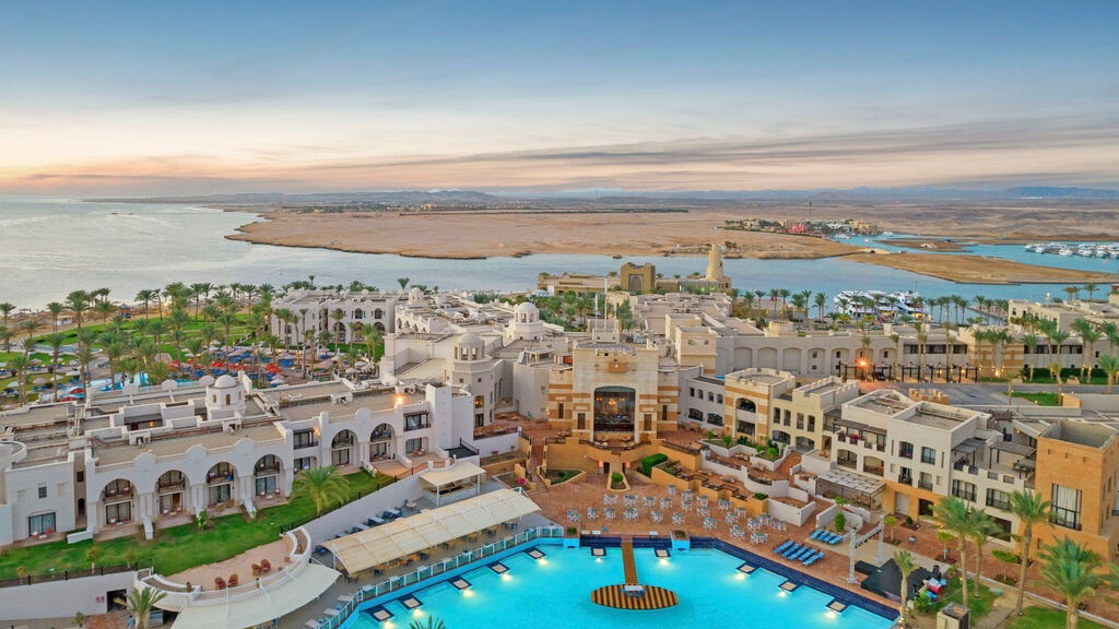 PickAlbatros Oasis Port Ghalib