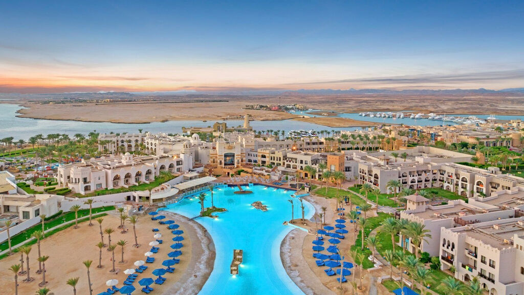 PickAlbatros Oasis Port Ghalib