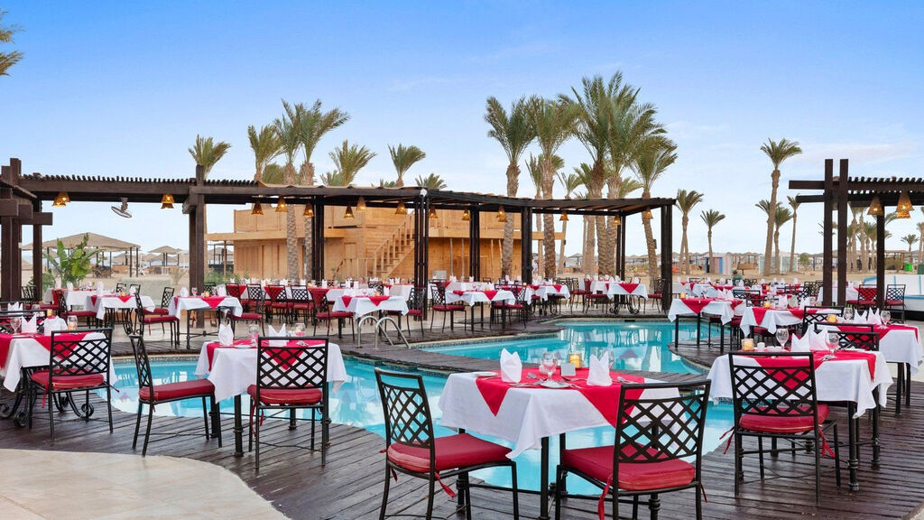 PickAlbatros Oasis Port Ghalib